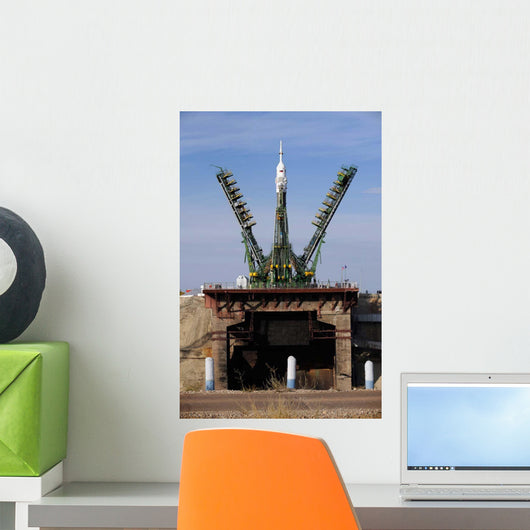 Soyuz Tma-13 Spacecraft Arrives Wall Decal Design 1