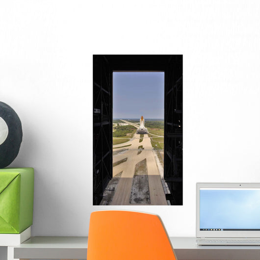 Space Shuttle Discovery Resting Wall Decal Design 1