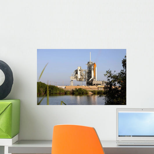 Space Shuttle Discovery Sits Wall Decal Design 4