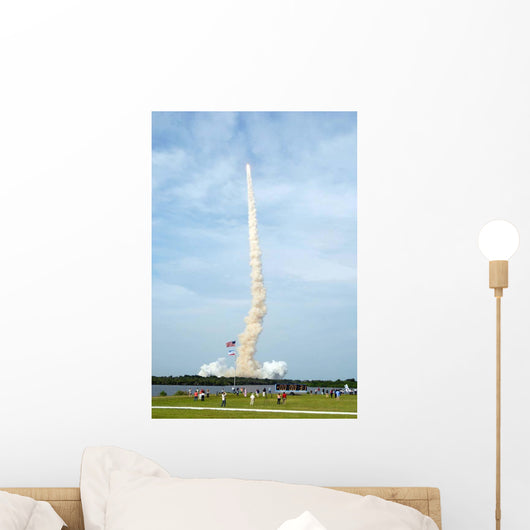 Space Shuttle Endeavour Lifts Wall Decal Design 17