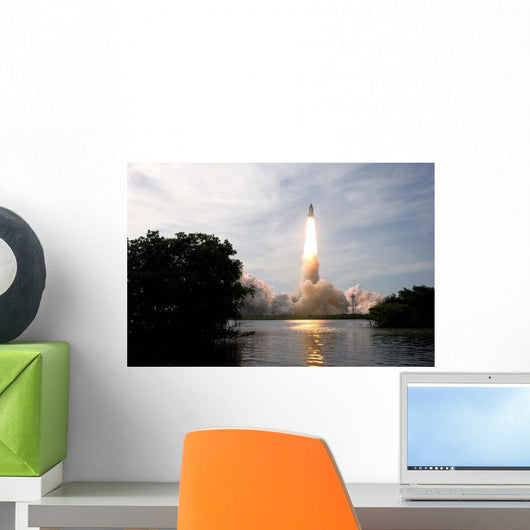 Space Shuttle Endeavour Lifts Wall Decal Design 15