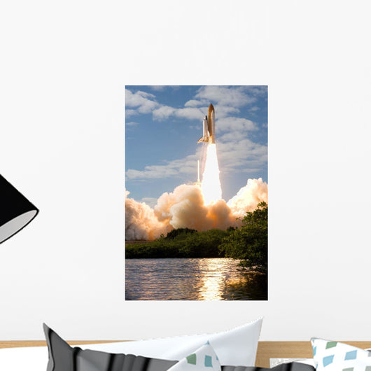 Space Shuttle Atlantis Lifts Wall Decal Design 23