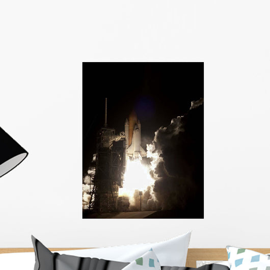 Space Shuttle Endeavour Lifts Wall Decal Design 2