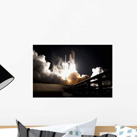 Space Shuttle Endeavour Lifts Wall Decal Design 1