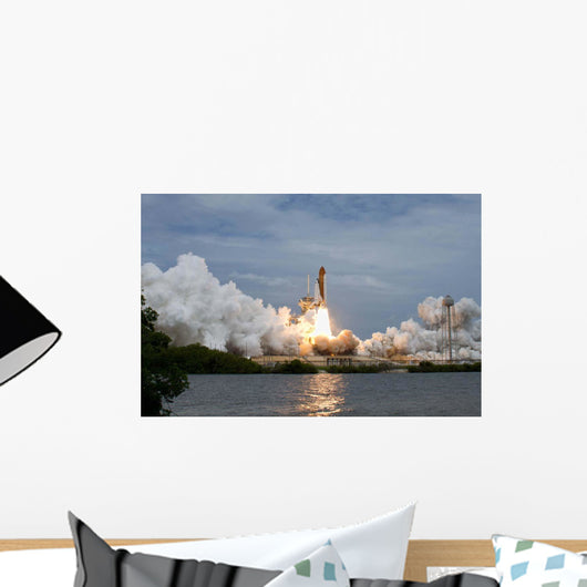 Space Shuttle Atlantis Lifts Wall Decal Design 2