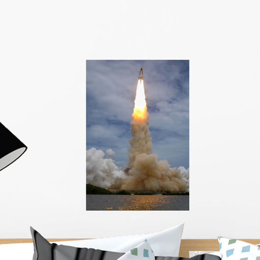 Space Shuttle Atlantis Lifts Wall Decal Design 1
