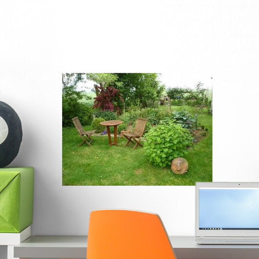 Oasis Green Garden with Wall Decal