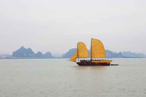 Batwing Junk Halong Bay Wall Decal