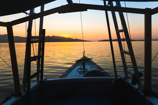Sunrise in Komodo national park Wall Mural