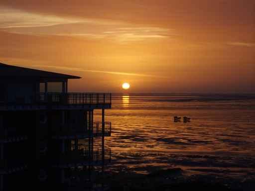 Sonnenuntergang Und Wattwagen Wall Decal