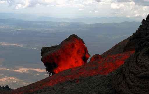 Lava Flow Vulkan Pacaya Wall Decal