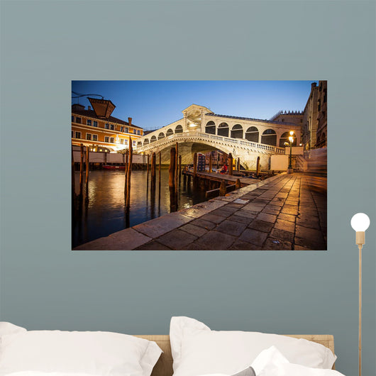 Famous Rialto Bridge during sunrise in Venice. Wall Mural