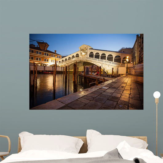 Famous Rialto Bridge during sunrise in Venice. Wall Mural