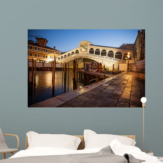 Famous Rialto Bridge during sunrise in Venice. Wall Mural