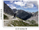 Bergwanderer im alpinen Hochgebirge Wall Mural