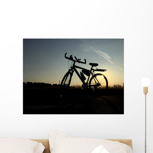 Trekkingfahrrad im Abendlicht Wall Mural
