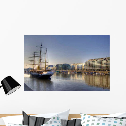 Fragata Y Marina Wall Decal