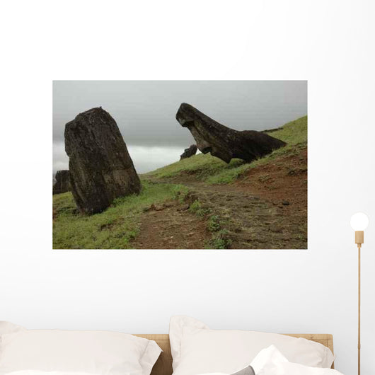 Osterinsel Moais im Steinbruch Wall Decal