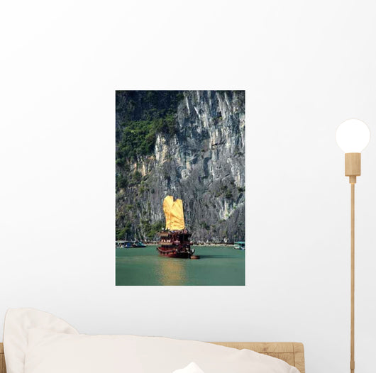 Sailing Halon Bay Wall Decal