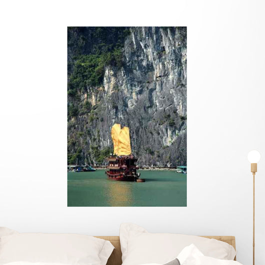 Sailing Halon Bay Wall Decal