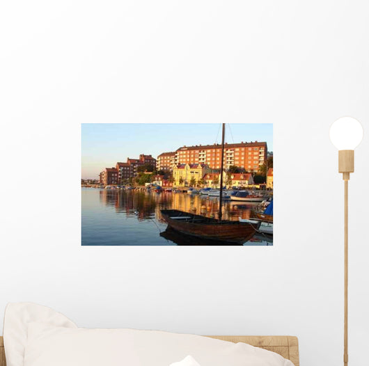 Lull Wall Decal