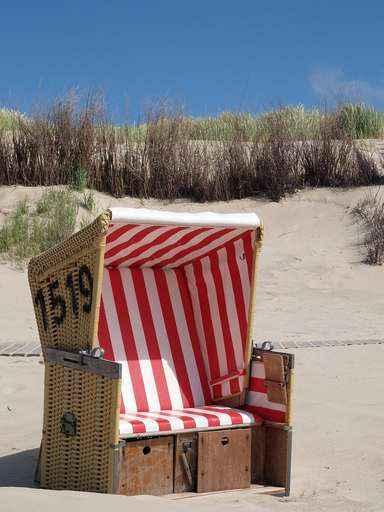Strandkorb Rot-weiss Wall Decal