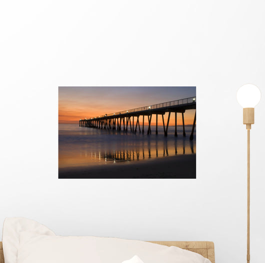 night at the hermosa pier Wall Mural