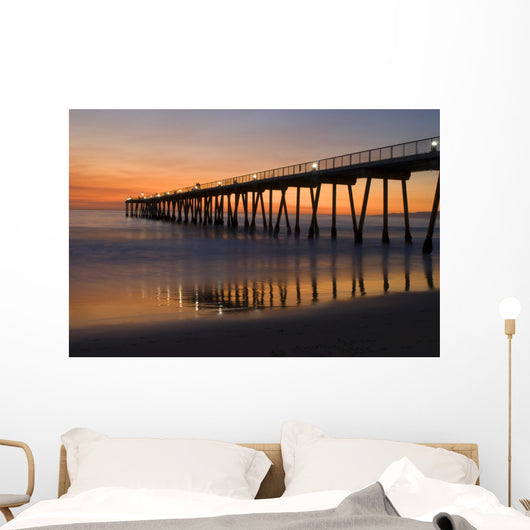 night at the hermosa pier Wall Mural