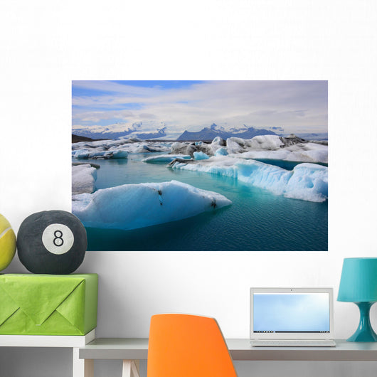 Icebergs in iceland Wall Mural