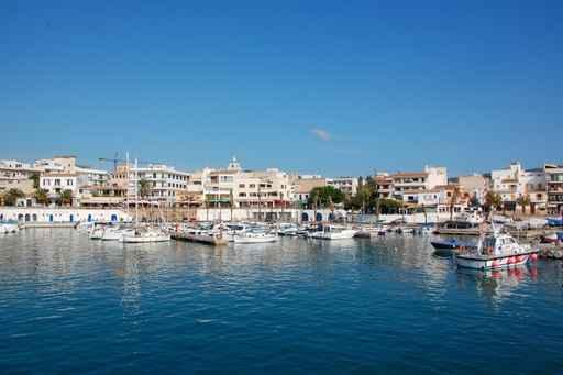 Cala Ratjada Hafen I Wall Decal