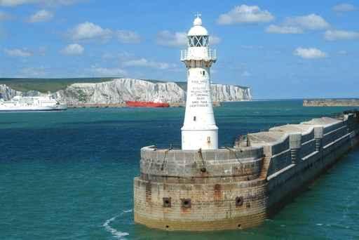 Dover Hafeneinfahrt Wall Decal