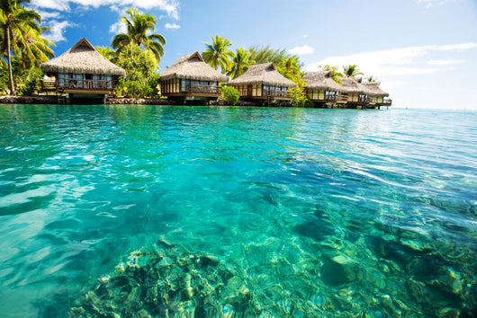 bungalows green lagoon Wall Mural