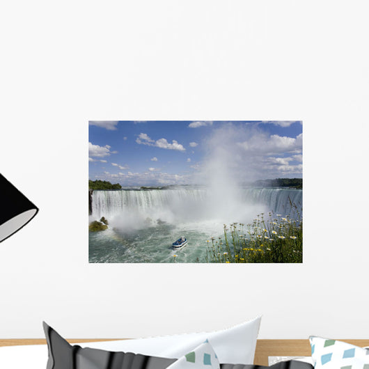 Horseshoe Falls With Maid Of The Mist Boat Wall Mural