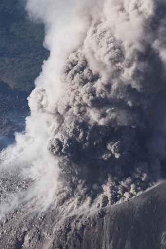 Explosion Du Volcan Santiaguito Wall Decal Design 2