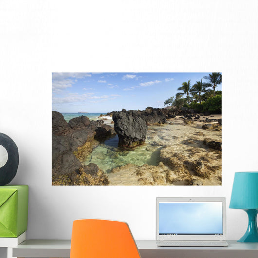 Hawaii, Maui, Makena, Beautiful clear ocean among lava rock Wall Mural
