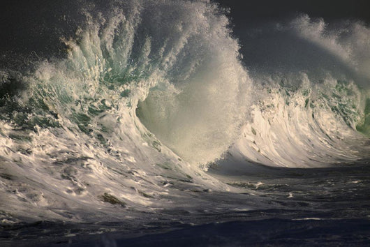 Hawaii, Big powerful wave break Wall Mural