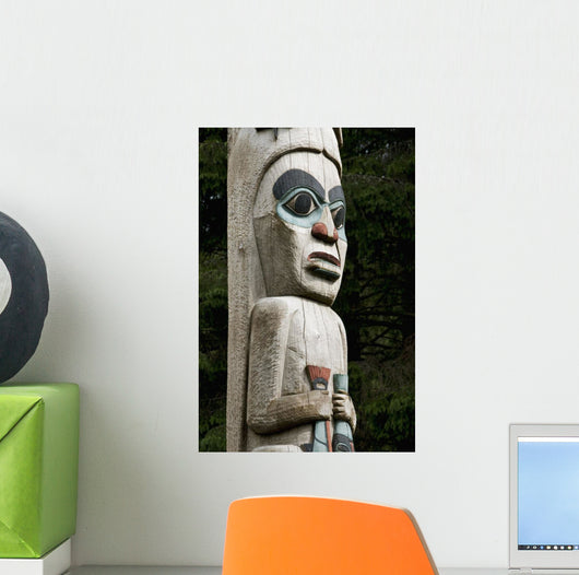 carvings on totem pole Wall Mural
