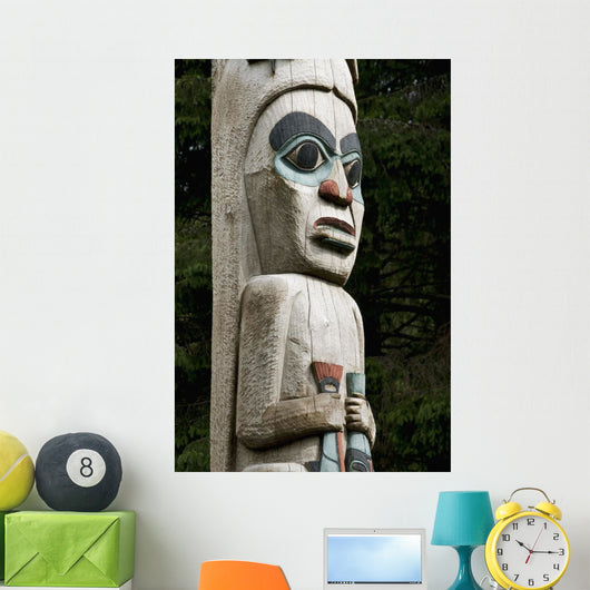 carvings on totem pole Wall Mural