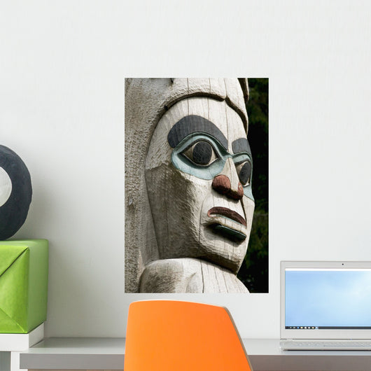carvings on totem pole Wall Mural