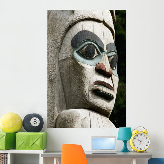 carvings on totem pole Wall Mural