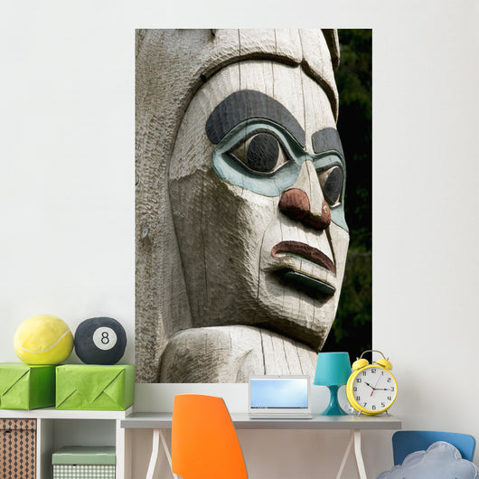 carvings on totem pole Wall Mural