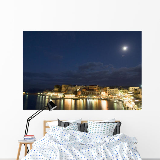 Light reflecting in water Wall Mural