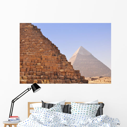 Pyramides