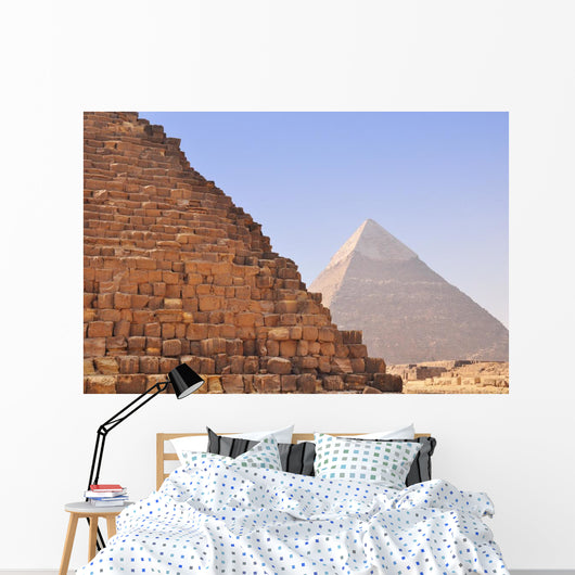 Pyramides
