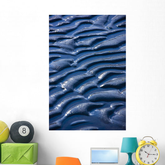 Detail Ripples Mud Women's Wall Decal