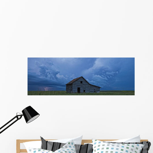Lightning strikes Wall Mural