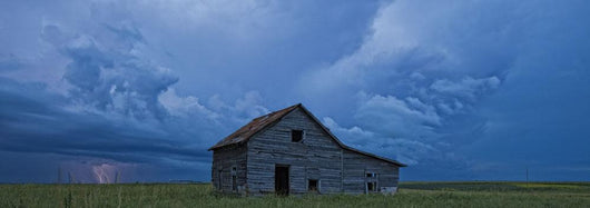 Lightning strikes Wall Mural