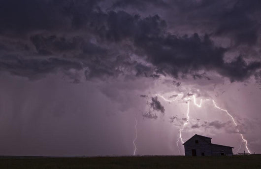 Lightning strikes Wall Mural