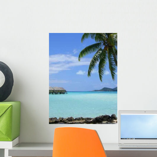 Une Plage D'un Hotel Wall Decal