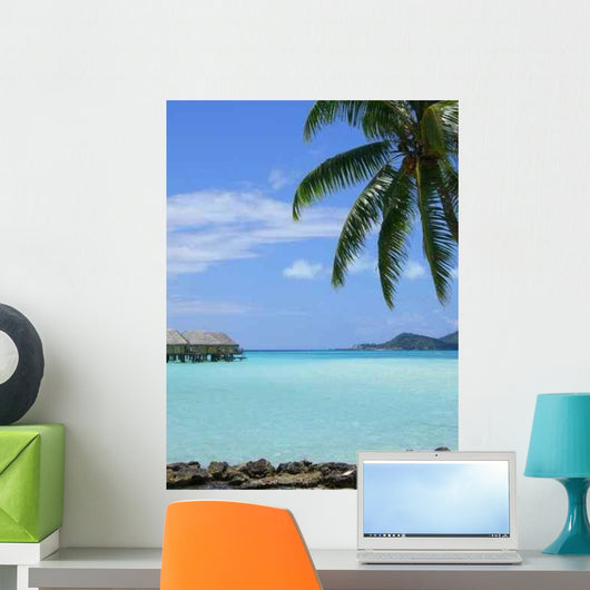 Une Plage D'un Hotel Wall Decal